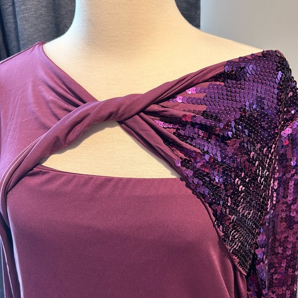 NWT VENUS twist front sequin dress - Picture 3 of 9